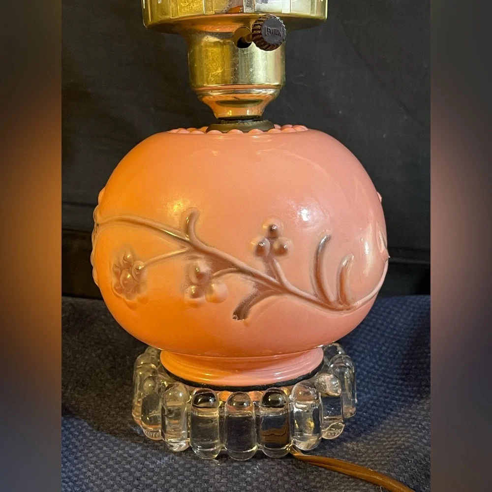 Vintage Pink Glass Lamp.  Missing top diffuser/globe - Picture 2 of 8